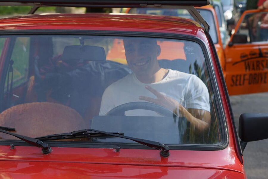 Warsaw Off The Beaten Path Self-Drive Tour - Behind the Wheel: Your 20-Minute Lesson at the Palace