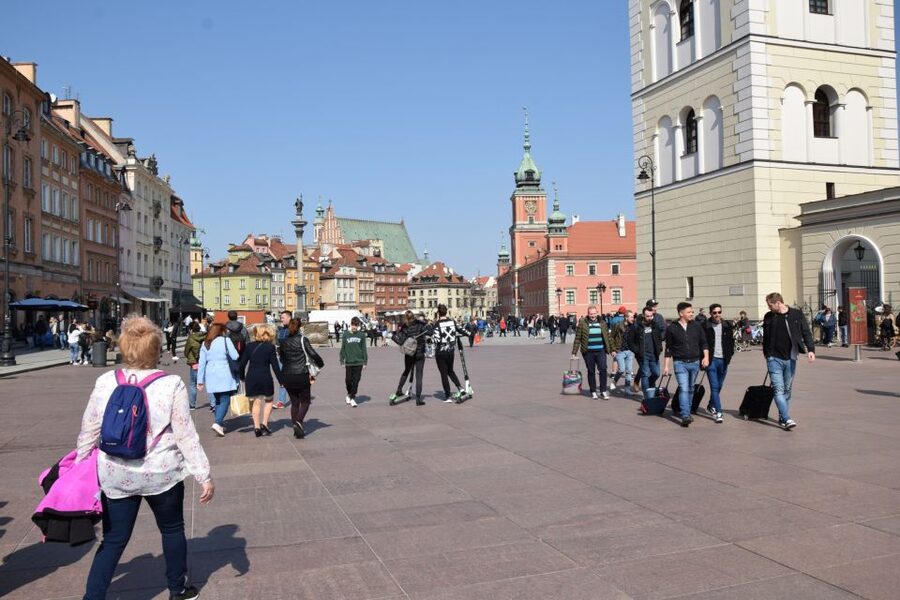 Warsaw: Old Town Guided Walking Tour - Ghetto boundary markers and Jewish heritage: learning the WWII story with care