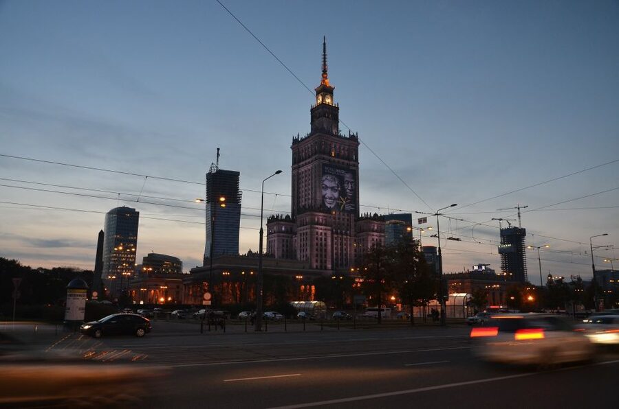 Warsaw: Old Town Highlights Private Walking Tour - Royal Castle skip-the-line: what you gain with the 4-hour option