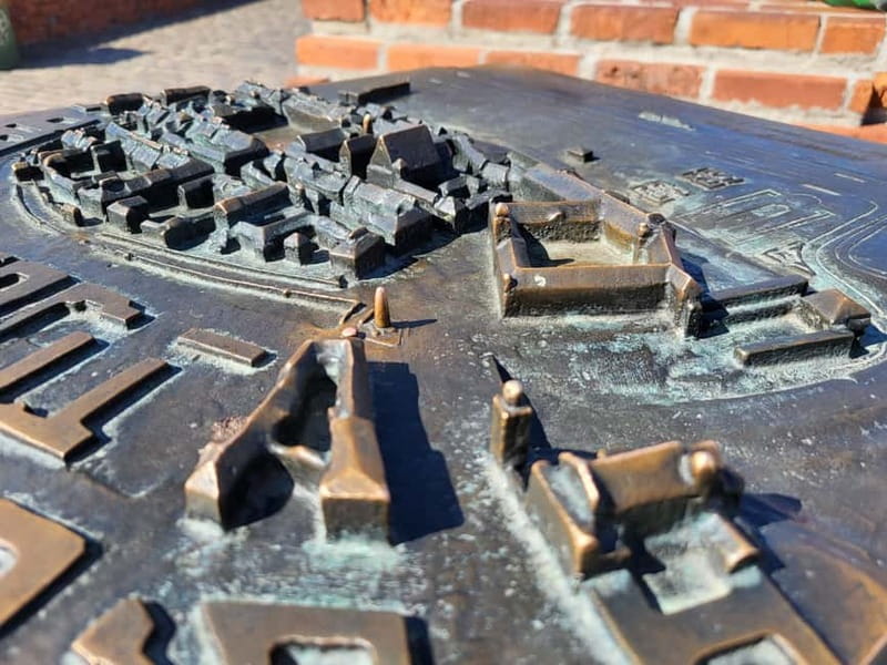 Warsaw Old Town UNESCO HERITAGE walking tour in English - Market Place and the Old Town’s Defenses: How the UNESCO Core Works