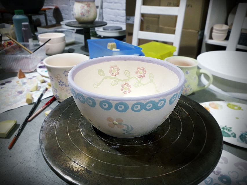Warsaw: Pottery Decorating Ceramic Workshop - Starting at Polska Ceramika Bolesławiec: what happens when you arrive