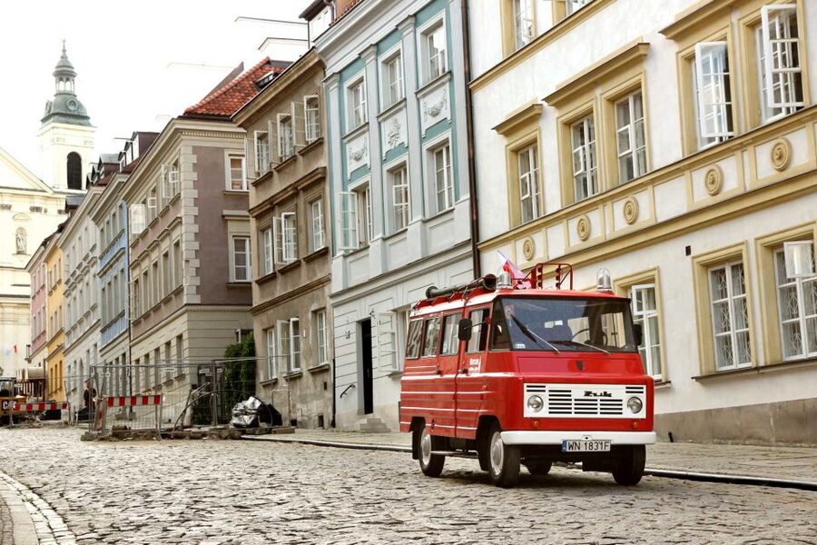 Warsaw: Private 3-Hour Tour by Communist Van - Old Town and the Royal Route: the historic core with the 20th-century filter
