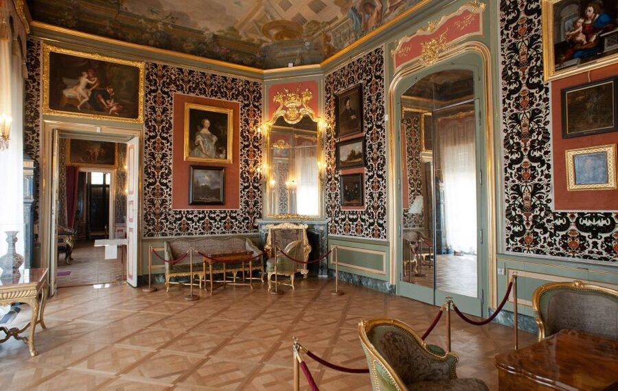 Warsaw Private Wilanow Palace & Garden Tour - Wilanów Palace: the Little Versailles feeling in Warsaw