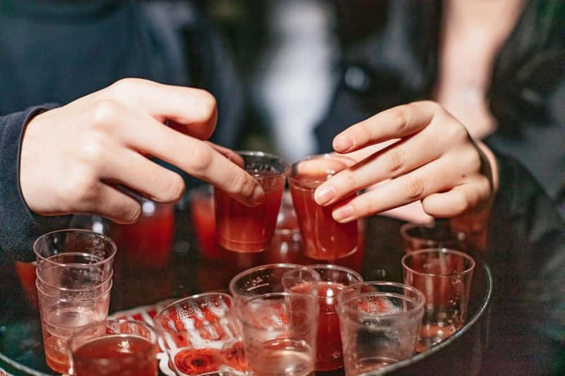 Warsaw: Pub Crawl with Optional 1-Hour Open Bar - VIP nightclub entry and the last shot inside