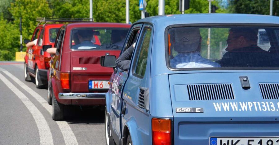 Warsaw's Must-Sees Self-Driving Tour - Landmark driving in Warsaw: Old Town and the Royal Castle area