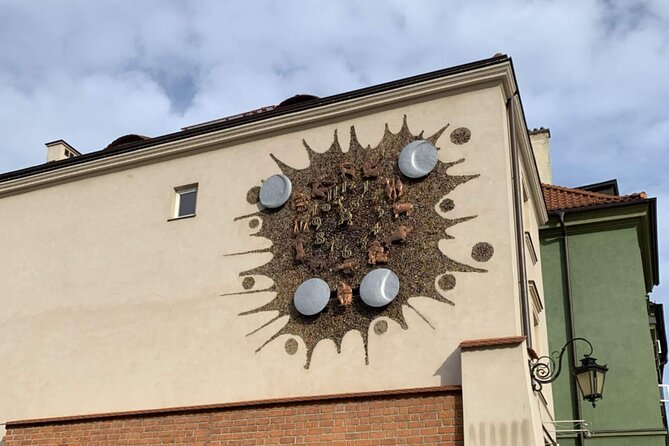 Warsaw's Old Town A Self-Guided Audio Tour - A Second Look at Castle Square, Then Dzwon na Kanonii