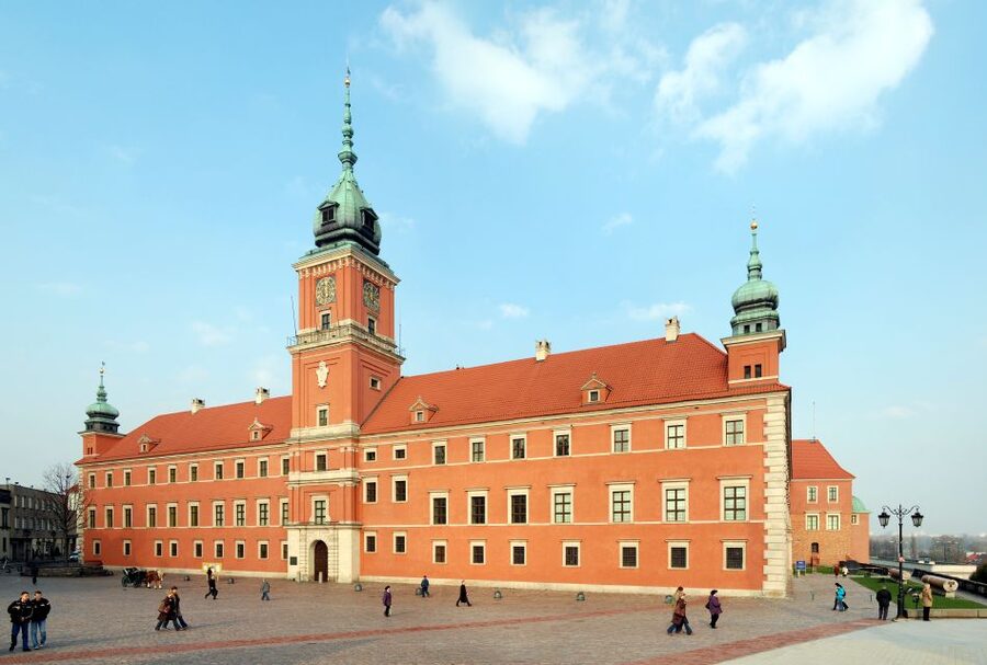 Warsaw: Skip-the-Line Royal Castle Guided Tour - Warsaw’s capital story and the 1939 bombardments