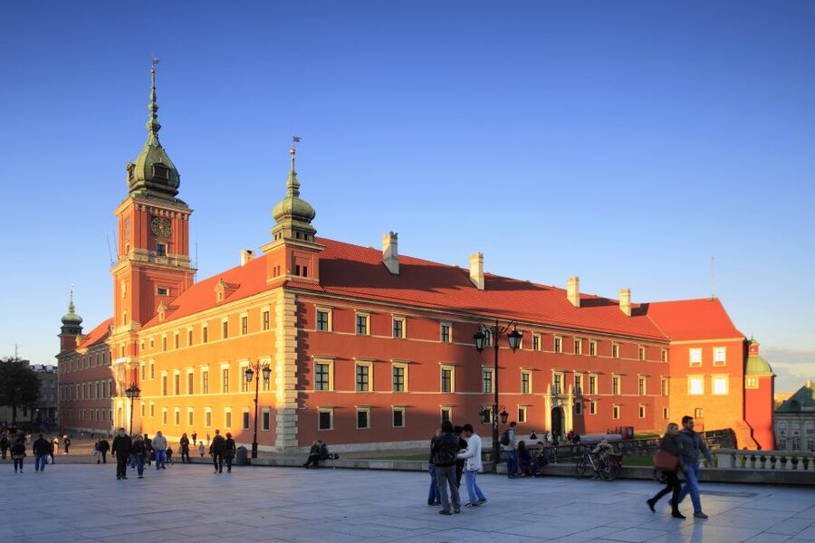 Warsaw: Skip-the-Line Royal Castle Guided Tour - Seeing the monarchs’ world without getting lost in details