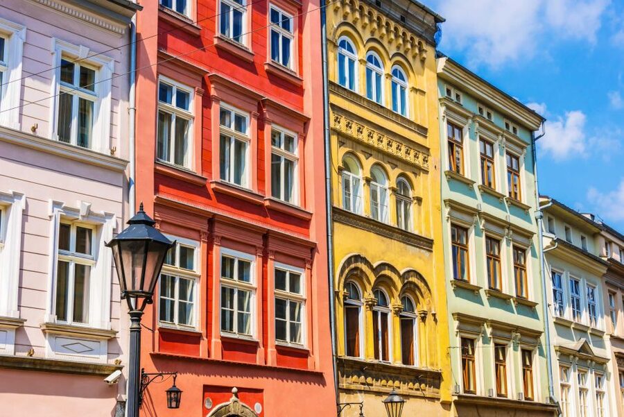 Warsaw to Auschwitz and Krakow Old Town Full-Day Trip by Car - 15-hour option: Auschwitz plus Krakow Old Town and Wawel
