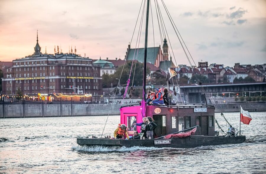 Warsaw: Traditional Galar Cruise on The Vistula River - What the boat gives you: blankets, life jackets, and real comfort