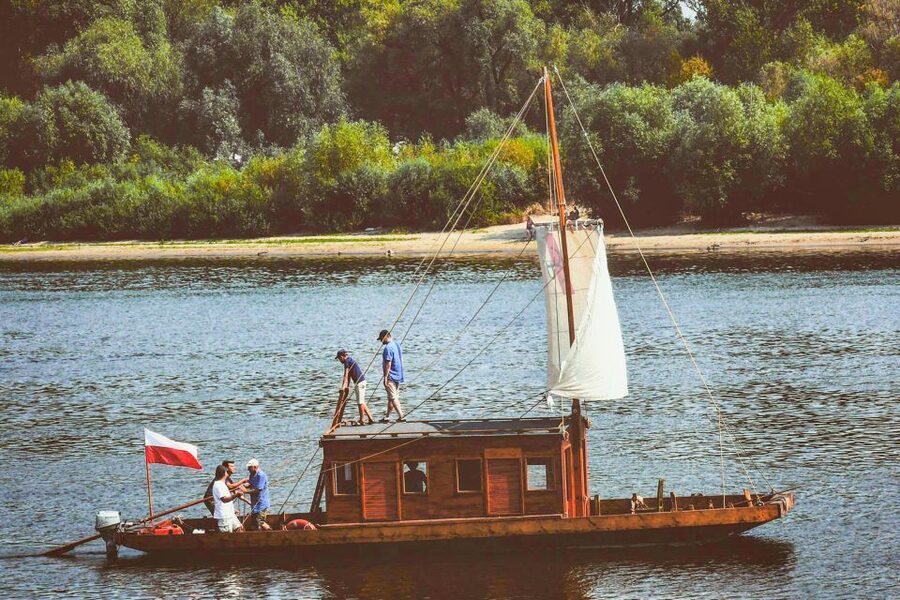 Warsaw: Traditional Galar Cruise on The Vistula River - Views at bridges and skyline moments (the part you’ll actually remember)