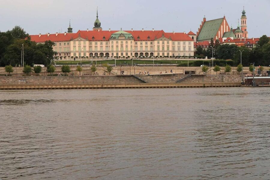 Warsaw: Vistula River Cruise with Your Music & City Views - Śląsko-Dąbrowski Bridge and the rebuilt city story