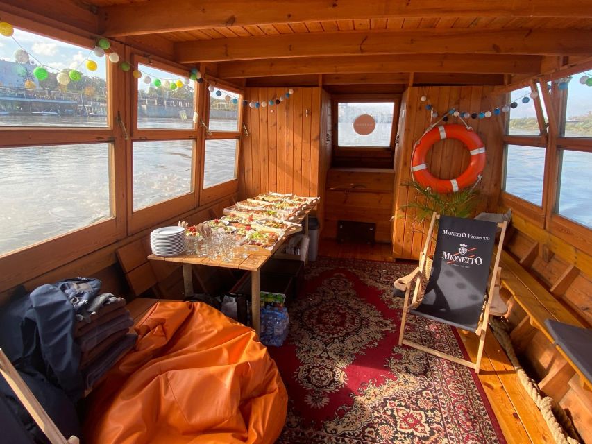 Warsaw: Vistula River Sunset Cruise with Welcome Drink - The Sunset Toast: Prosecco, Timing, and How to Enjoy It
