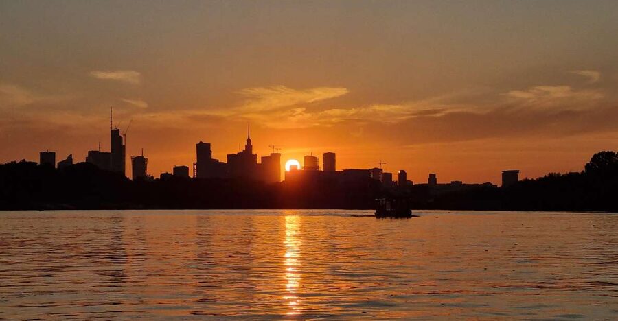 Warsaw: Vistula River Sunset Cruise with Welcome Drink - Why This One-Hour River Cruise Makes Sense in Warsaw
