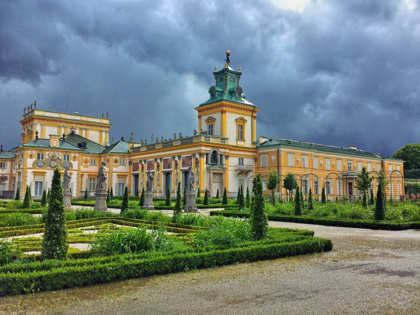 Wilanów Palace: 2-Hour Guided Tour with Entrance Tickets - Gardens and parks plus Wilanów Lake: the payoff outside