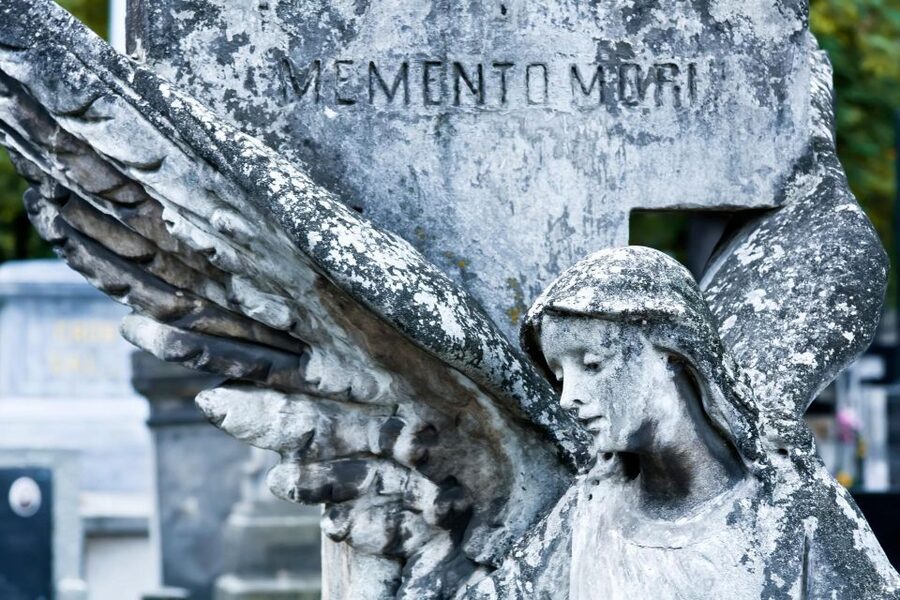 World War II Warsaw Old Town, Military Cemetery Walking Tour - Following the Warsaw Rising footsteps: monuments and everyday resistance